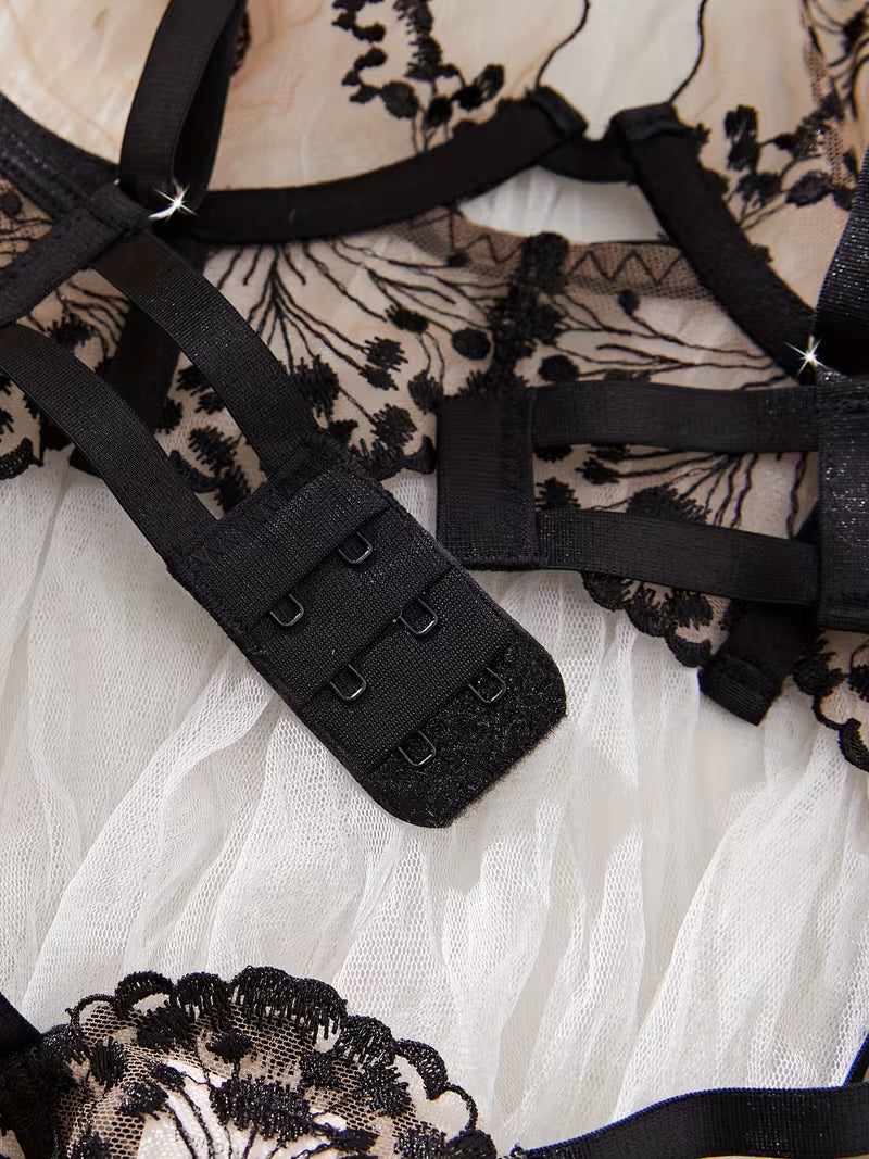 Valentine's Day Women's Black Forest Lace Sexy Lingerie Set