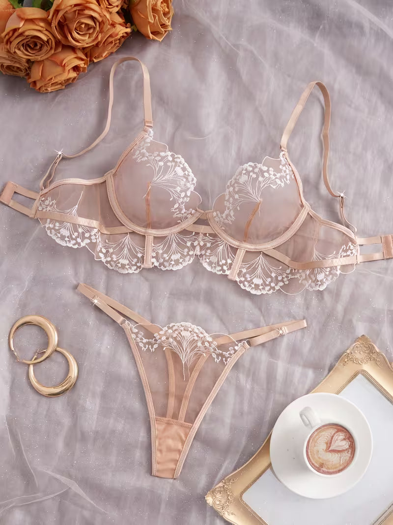 Valentine's Day Women's Black Forest Lace Sexy Lingerie Set